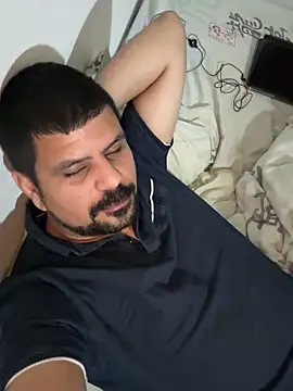 Snapshot of Diabloproducciones chatting on December 2, 2:06 am Diabloproducciones online show from December 2, 2:06 am