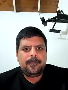 Snapshot of Diabloproducciones chatting on December 19, 1:23 am Diabloproducciones online show from December 19, 1:23 am