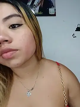 Snapshot of Emily__Hott chatting on July 2, 5:02 am Emily Hott online show from July 2, 5:02 am