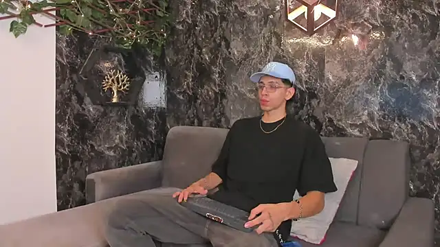 Snapshot of nicolai_drake chatting on November 7, 3:28 am nicolai drake online show from November 7, 3:28 am