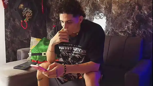 Snapshot of nicolai_drake chatting on November 23, 7:46 pm nicolai drake online show from November 23, 7:46 pm