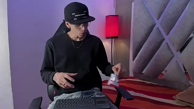 Snapshot of nicolai_drake chatting on November 30, 4:16 am nicolai drake online show from November 30, 4:16 am