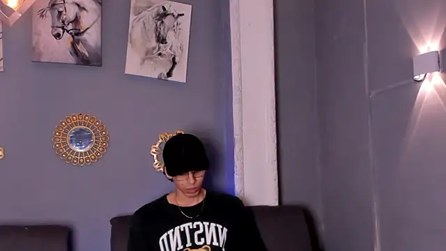 Snapshot of nicolai_drake chatting on December 13, 8:14 pm nicolai drake online show from December 13, 8:14 pm