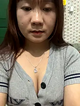 Snapshot of qinejr37 chatting on October 10, 12:26 pm qinejr37 online show from October 10, 12:26 pm