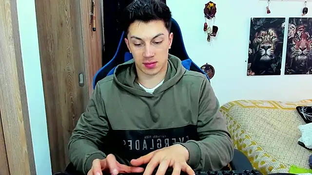 javiersexymann online show from December 13, 7:53 pm