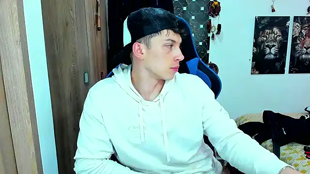 javiersexymann online show from December 16, 8:37 pm