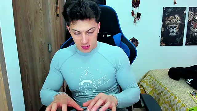 javiersexymann online show from December 19, 8:44 pm