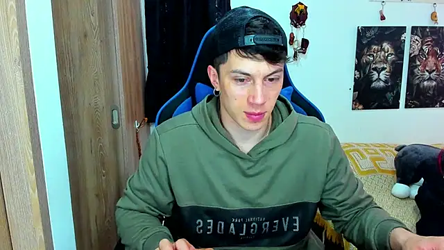 javiersexymann online show from January 13, 7:42 pm