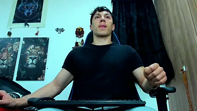 javiersexymann online show from March 3, 7:06 pm