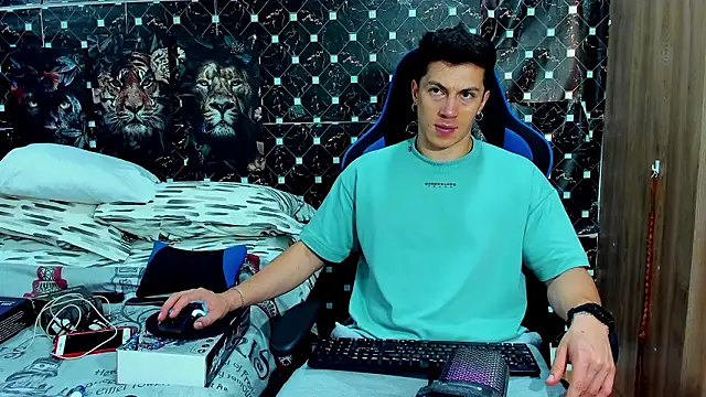 javiersexymann online show from February 27, 10:10 pm