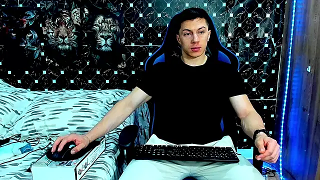 javiersexymann online show from July 19, 10:13 pm