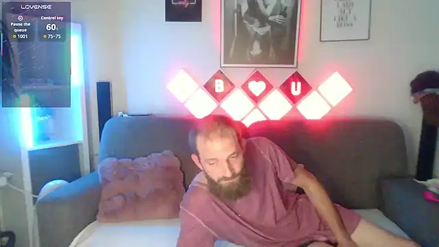 XBellaXundXUweX online show from November 6, 7:37 pm