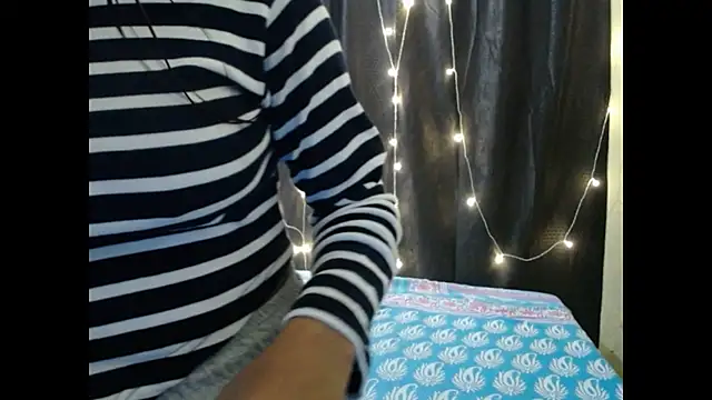 Snapshot of Vanya_7 chatting on November 15, 6:22 am Vanya 7 online show from November 15, 6:22 am