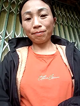 lucybaby00 online show from April 30, 10:32 am