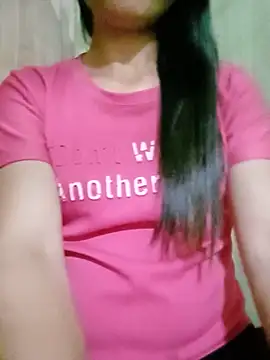 Snapshot of lucybaby00 chatting on June 17, 3:24 pm lucybaby00 online show from June 17, 3:24 pm