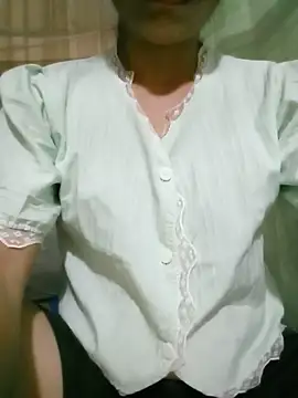 Snapshot of lucybaby00 chatting on June 18, 10:14 pm lucybaby00 online show from June 18, 10:14 pm