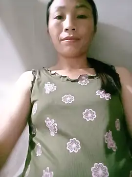 Snapshot of lucybaby00 chatting on June 24, 3:33 pm lucybaby00 online show from June 24, 3:33 pm