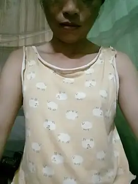Snapshot of lucybaby00 chatting on July 2, 10:27 pm lucybaby00 online show from July 2, 10:27 pm