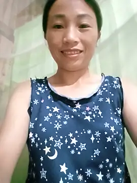 Snapshot of lucybaby00 chatting on July 7, 10:47 pm lucybaby00 online show from July 7, 10:47 pm