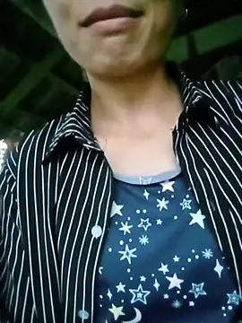 Snapshot of lucybaby00 chatting on July 8, 11:37 am lucybaby00 online show from July 8, 11:37 am
