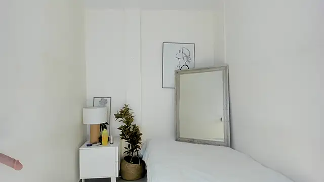 emy barnert online show from December 2, 12:32 pm