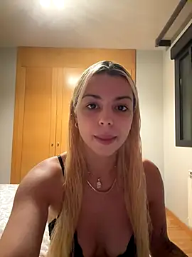 Snapshot of NoeliaGarcia17 chatting on September 19, 7:03 pm NoeliaGarcia17 online show from September 19, 7:03 pm