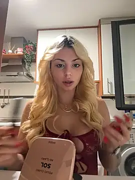 Snapshot of NoeliaGarcia17 chatting on October 2, 10:17 pm NoeliaGarcia17 online show from October 2, 10:17 pm