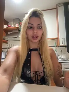 Snapshot of NoeliaGarcia17 chatting on October 7, 8:06 pm NoeliaGarcia17 online show from October 7, 8:06 pm