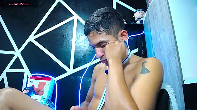 Angel latinboy online show from February 22, 3:56 am