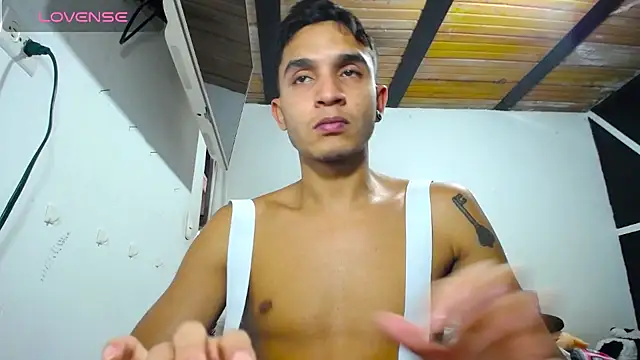 Angel latinboy online show from March 4, 9:11 pm