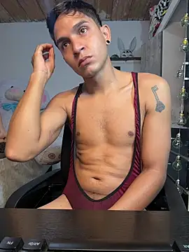 Angel latinboy online show from April 28, 2:55 pm