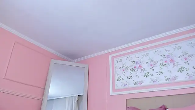Snapshot of mae_lyra chatting on May 8, 6:19 am mae lyra online show from May 8, 6:19 am