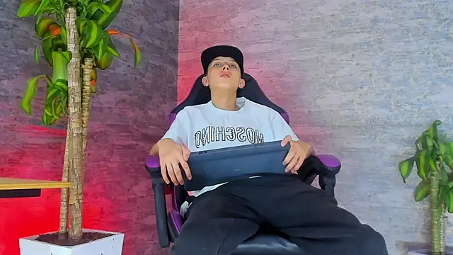 ArthurCox online show from September 20, 5:36 pm