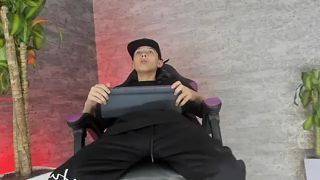 ArthurCox online show from September 21, 5:36 pm