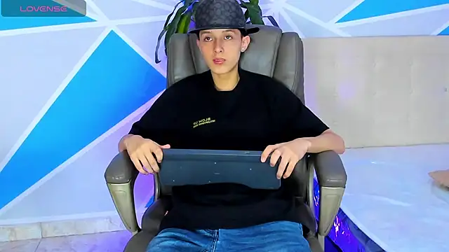 ArthurCox online show from September 22, 6:10 pm