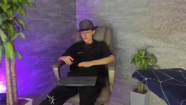 ArthurCox online show from October 7, 5:21 pm