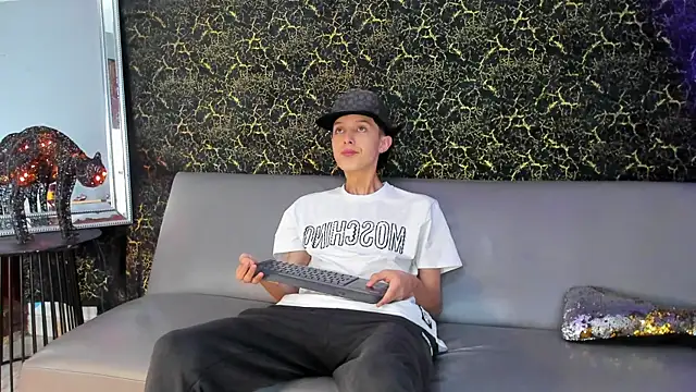 ArthurCox online show from October 20, 5:57 pm