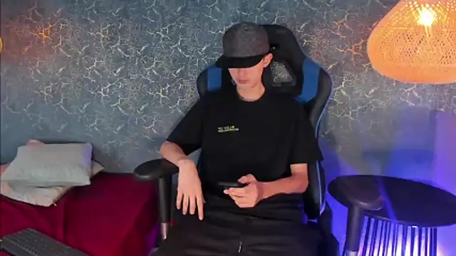 ArthurCox online show from November 21, 7:34 pm