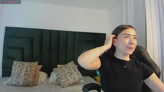 SaraWagner  online show from October 1, 6:03 pm