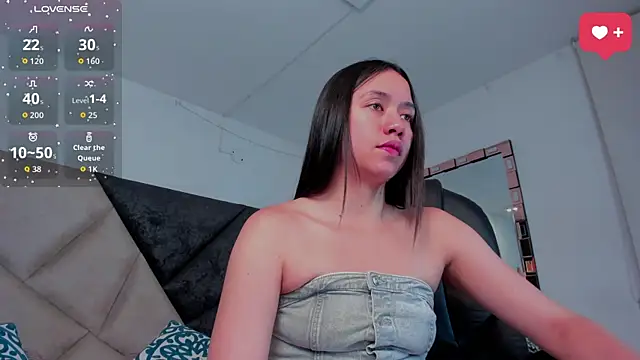 SaraWagner  online show from April 27, 11:58 pm