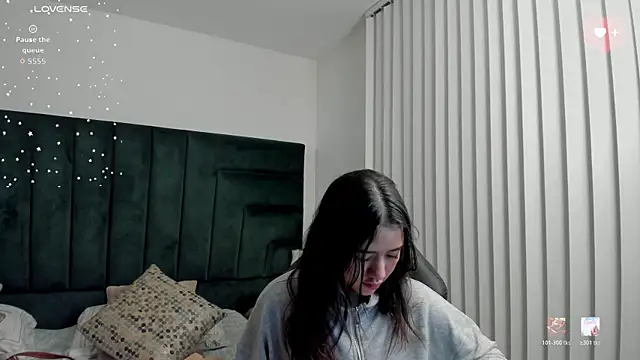 SaraWagner  online show from May 19, 12:27 am