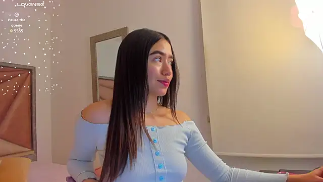 SaraWagner  online show from June 11, 12:08 am