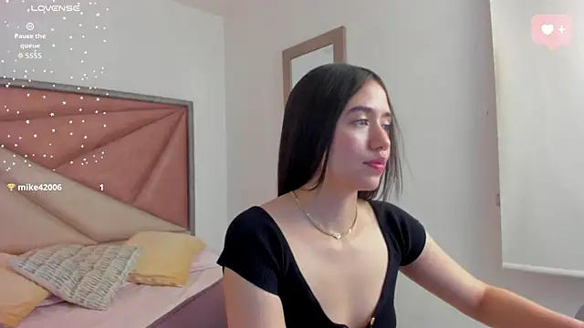 SaraWagner  online show from July 26, 12:08 am