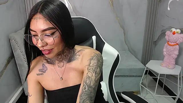 Ashley Blum v online show from October 1, 8:04 pm