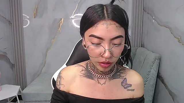 Ashley Blum v online show from October 29, 8:10 pm