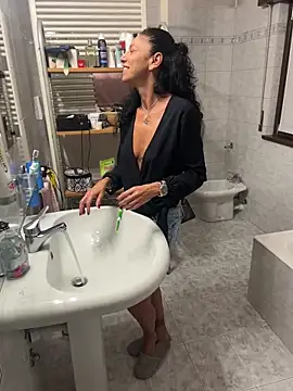 eddivad6974 online show from September 19, 8:42 pm