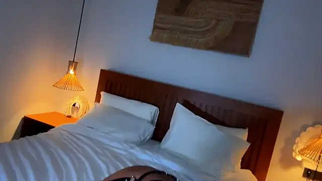 Snapshot of dolceandedi chatting on December 2, 6:47 pm dolceandedi online show from December 2, 6:47 pm