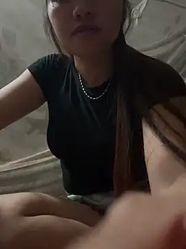 Snapshot of adbosa_00 chatting on May 5, 2:14 pm adbosa 00 online show from May 5, 2:14 pm