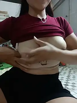 Snapshot of adbosa_00 chatting on July 25, 12:47 pm adbosa 00 online show from July 25, 12:47 pm
