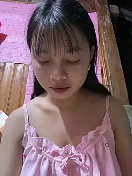 Snapshot of LunaBerry18 chatting on October 15, 2:06 pm LunaBerry18 online show from October 15, 2:06 pm